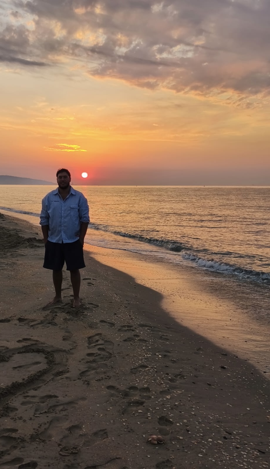 Voyage au bord de la mer au coucher du soleil